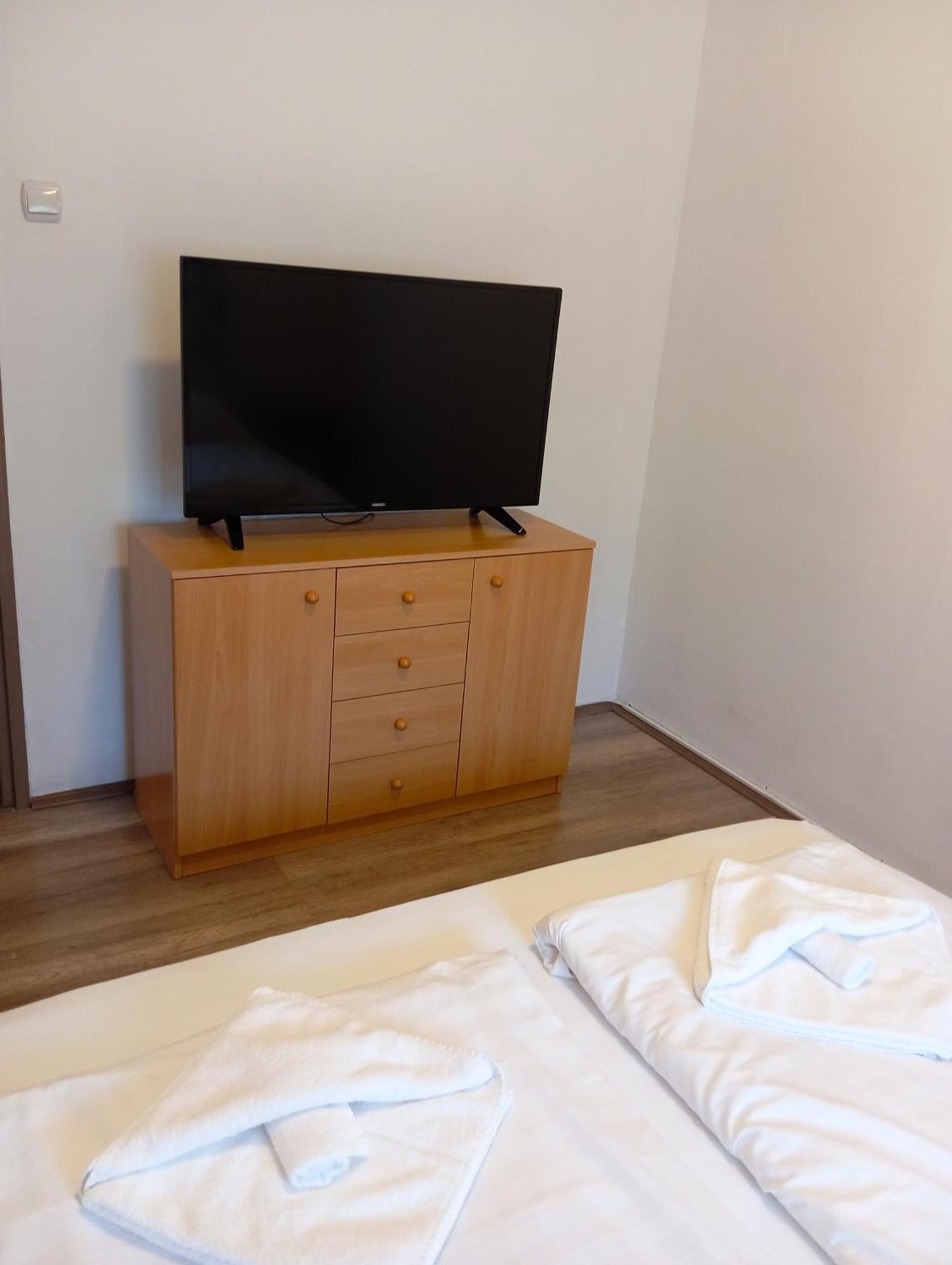 Friends - Promenade Emelet Apartment *